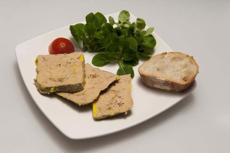 Foie Gras de canard entier. Produit fermier par